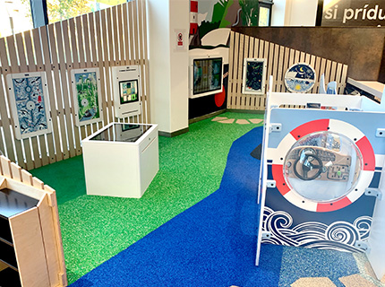 Kinderhoek als onderdeel van het winkelinterieur Kinderhoek als onderdeel van het winkelinterieur