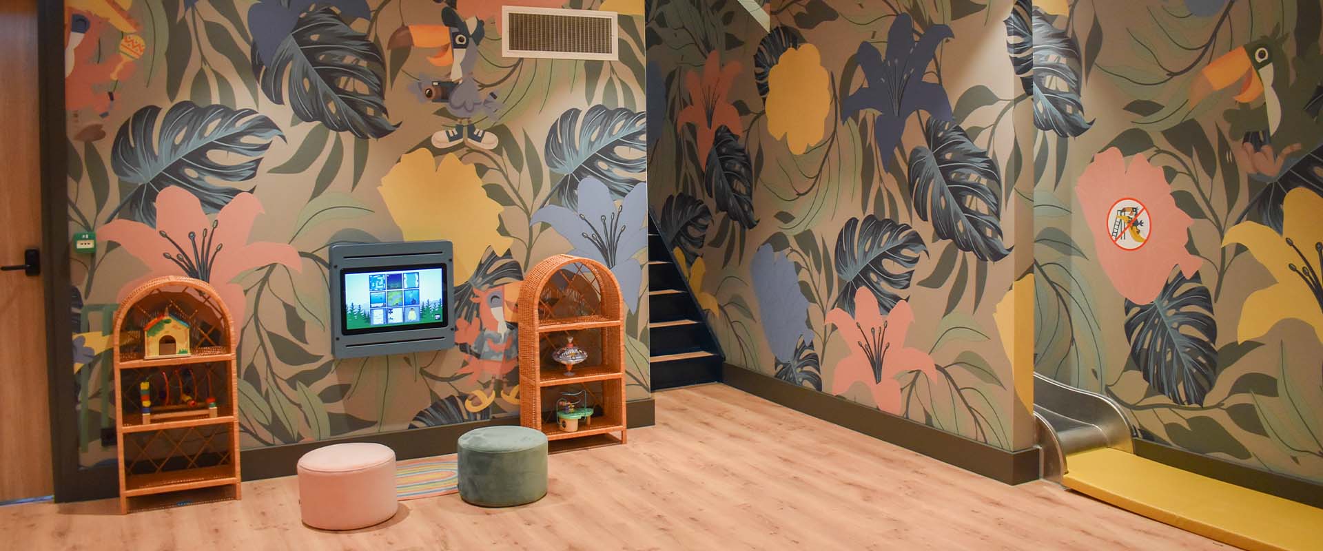 Hotel Van der Valk Venlo tropische retro nostalgische speelhoek Hotel Van der Valk Venlo tropische retro nostalgische speelhoek