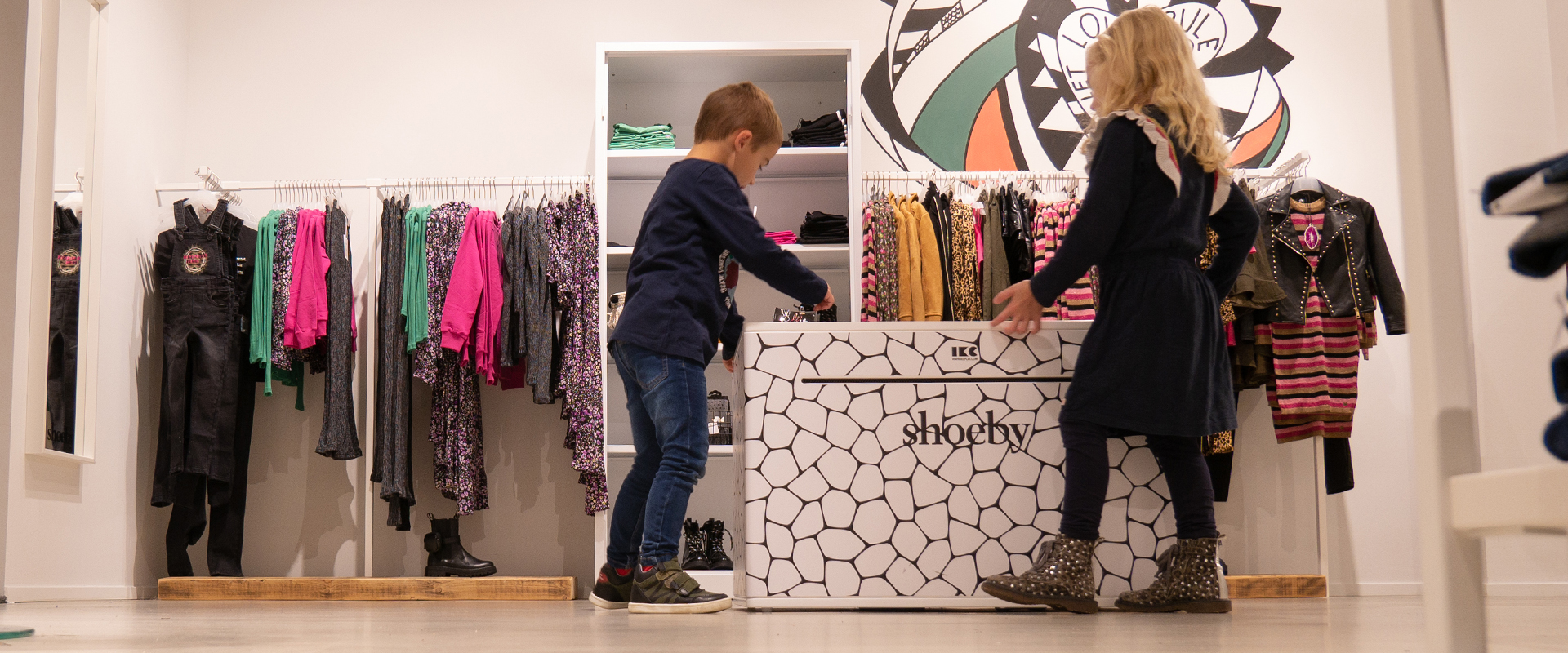 Spielen im Shoeby auf dem TouchTable von IKC Spielen im Shoeby auf dem TouchTable von IKC