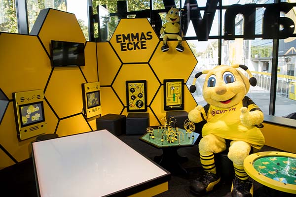 Fanshop Borussia Dormund I Eine Kinderecke ganz im Stil des Fußballvereins Borussia Dortmund mit verschiedenen Spielmodulen von IKC Fanshop Borussia Dormund I Eine Kinderecke ganz im Stil des Fußballvereins Borussia Dortmund mit verschiedenen Spielmodulen von IKC