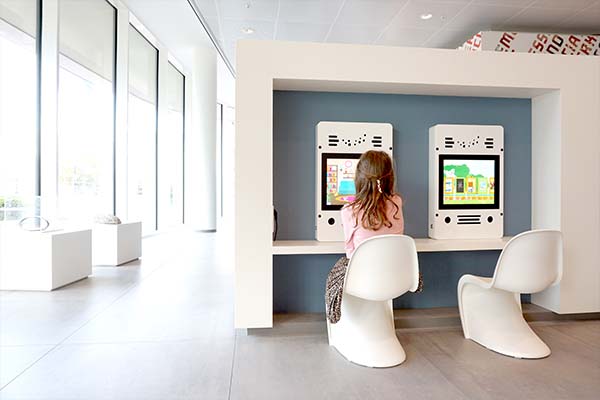Rathaus Almelo I zwei interaktive Spielsysteme, die das Warten erleichtern Rathaus Almelo I zwei interaktive Spielsysteme, die das Warten erleichtern