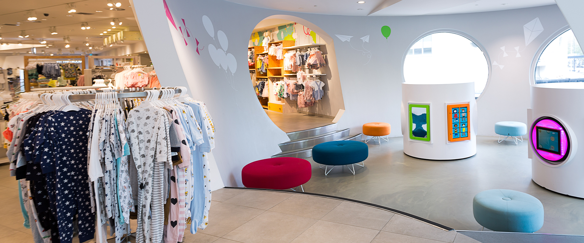 H&M Rotterdam Spielbereich für Kinder H&M Rotterdam Spielbereich für Kinder