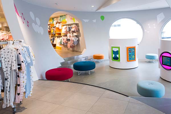 H&M Rotterdam Spielbereich für Kinder H&M Rotterdam Spielbereich für Kinder