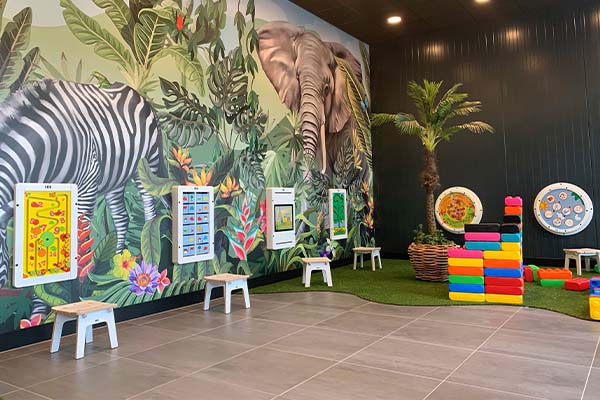 IKC | Kinderecke im Gartencenter Vechtweelde mit Wandverkleidung IKC | Kinderecke im Gartencenter Vechtweelde mit Wandverkleidung