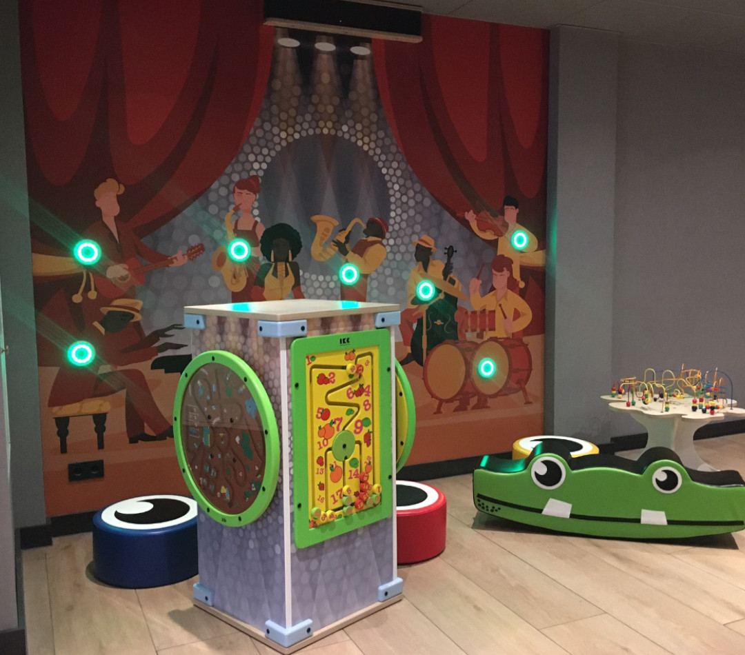 speelhoek in hotel voor kinderen met interactieve wand speelhoek in hotel voor kinderen met interactieve wand