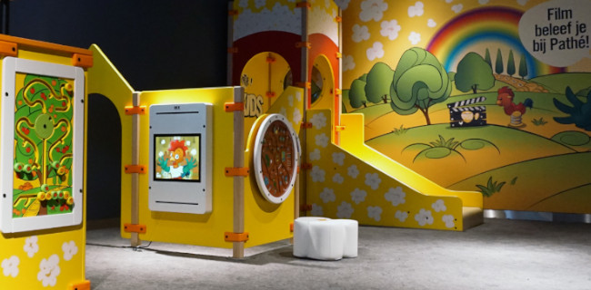 kinderhoek pathe bioscoop speelhoek kinderen spelcomputers wandspeelborden kinderhoek pathe bioscoop speelhoek kinderen spelcomputers wandspeelborden
